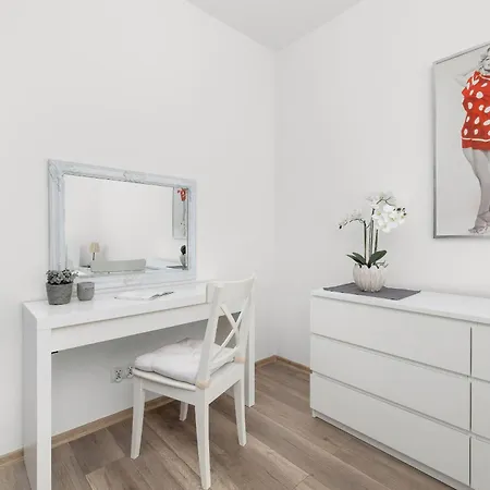 Nowoczesny & Klimatyzowany Z Parkingiem By Renters Apartament Kraków