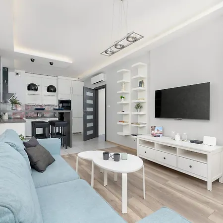 Apartament Nowoczesny & Klimatyzowany Z Parkingiem By Renters *